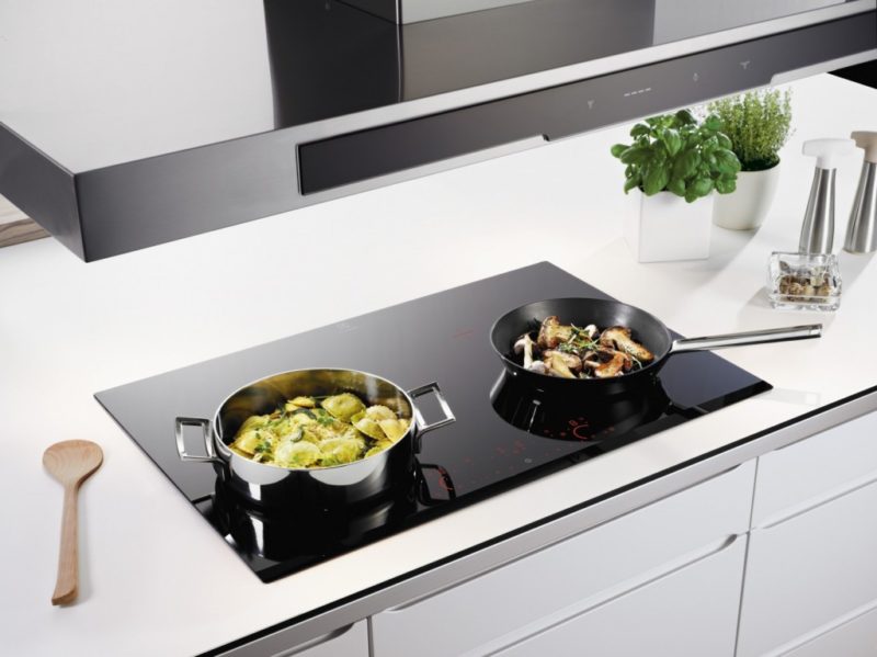 Bếp điện từ nhập khẩu và các cách vệ sinh hiệu quả
