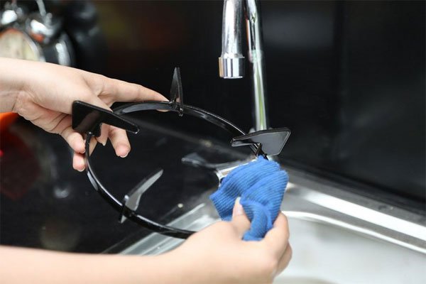 Mẹo vặt giúp căn bếp gia đình luôn sáng bóng
