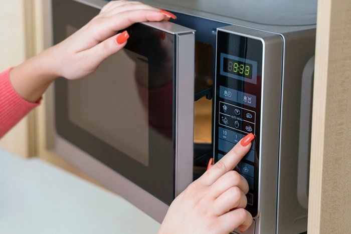 Mẹo vặt với lò vi sóng không phải ai cũng biết