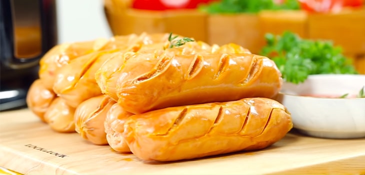 CHIÊN XÚC XÍCH BẰNG NỒI CHIÊN KHÔNG DẦU