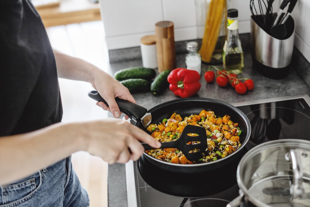 BẾP ĐIỆN TỪ ÂM LÀ GÌ? CÓ NÊN DÙNG BẾP ĐIỆN TỪ ÂM?